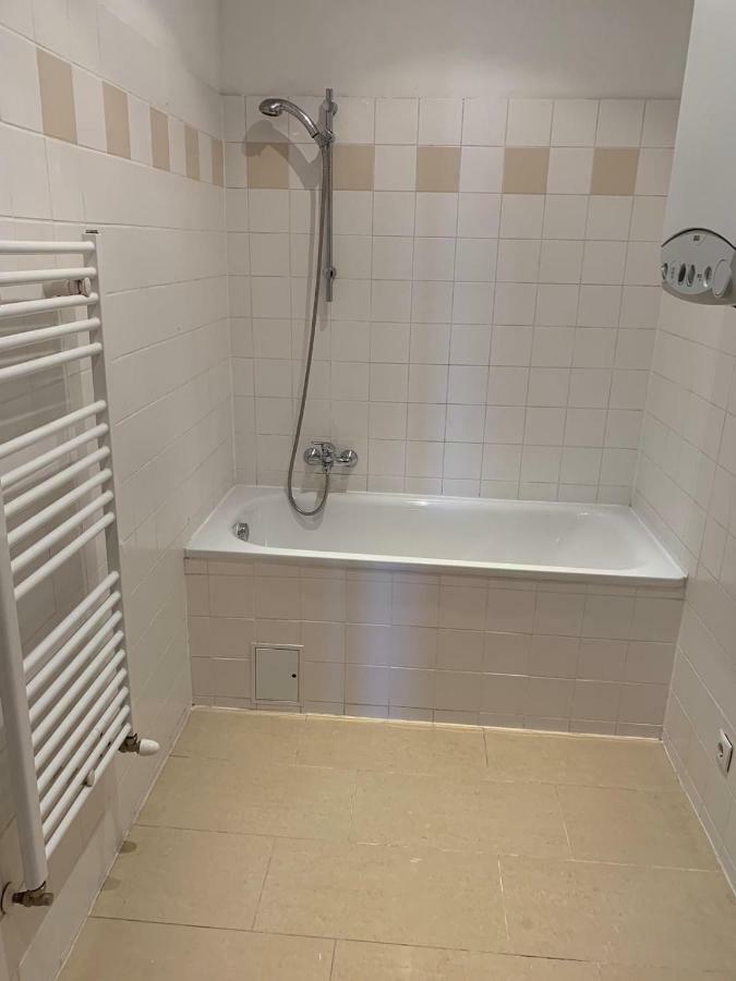 Central Living Apartment 1090 Вена Номер фото