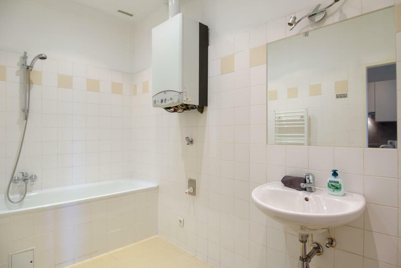 Central Living Apartment 1090 Вена Экстерьер фото